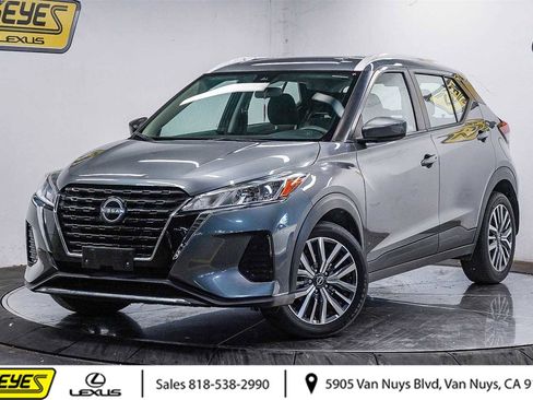 Used 2023 Nissan Kicks SV image 1