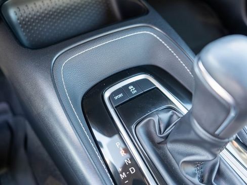 Used 2022 Toyota Corolla SE w/ SE Preferred Package image 33