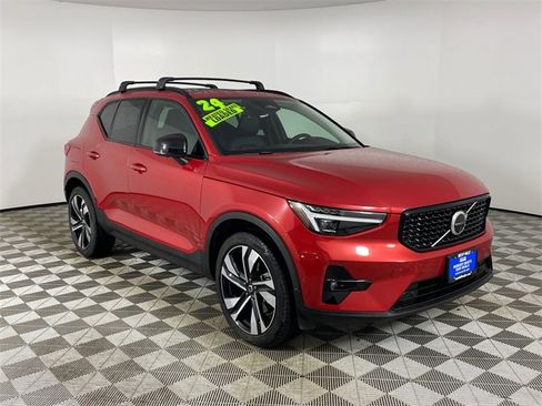 Used 2024 Volvo XC40 B5 Plus w/ Protection Package Premier image 27