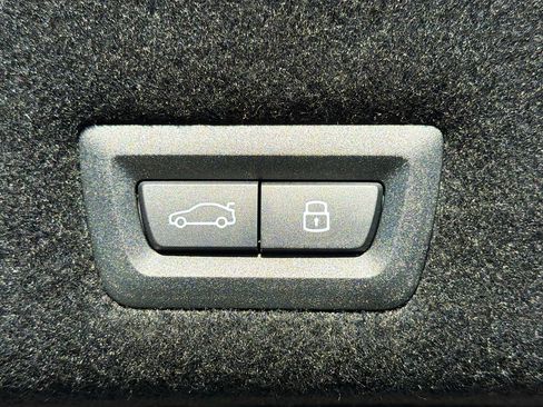 New 2026 BMW 750e xDrive w/ Executive Package image 13