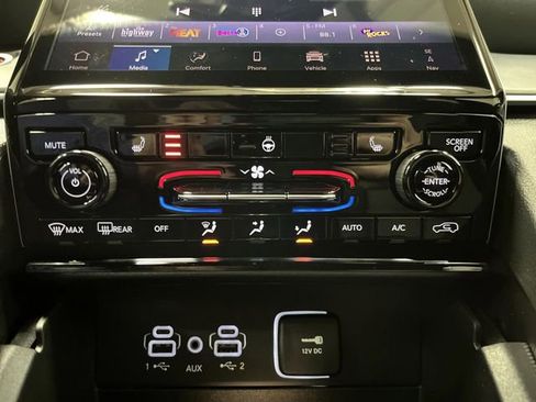 New 2025 Jeep Grand Cherokee Limited w/ Trailer Tow Package image 19