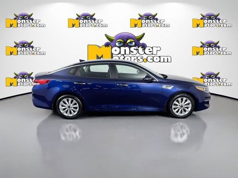 Used 2018 Kia Optima LX w/ 17" Alloy Wheels Package image 4