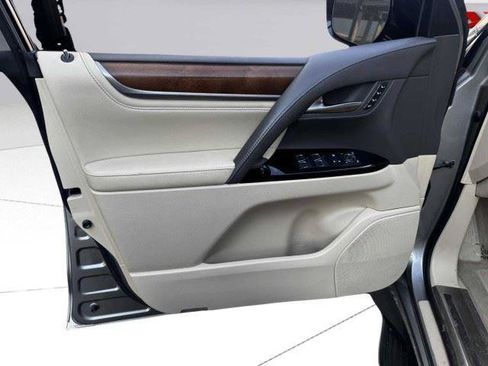 Used 2019 Lexus LX 570 4WD w/ Luxury Package image 47