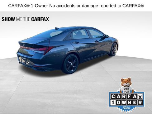 Used 2021 Hyundai Elantra SEL image 3