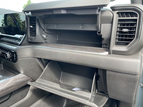 Used 2025 Chevrolet Silverado 1500 LTZ AWD/4WD image 46