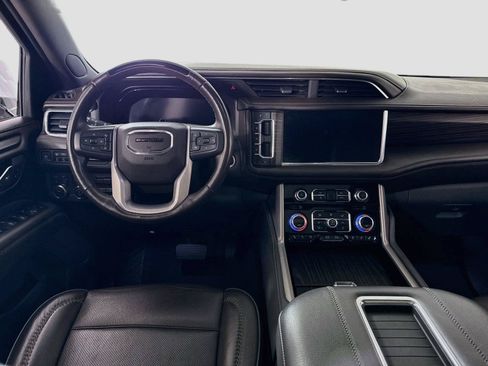 Used 2023 GMC Yukon XL Denali w/ Advanced Technology Package AWD/4WD image 2