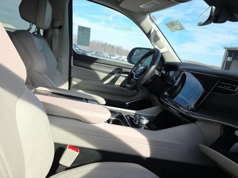 Certified 2024 Jeep Wagoneer Series II image 9