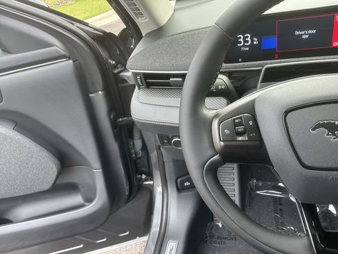 Used 2023 Ford Mustang Mach-E Premium AWD/4WD image 19