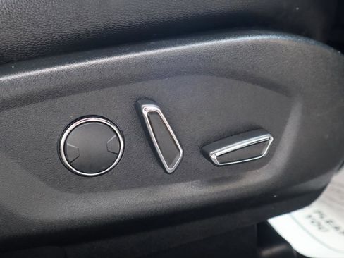 Used 2017 Ford Explorer XLT w/ Equipment Group 202A image 47