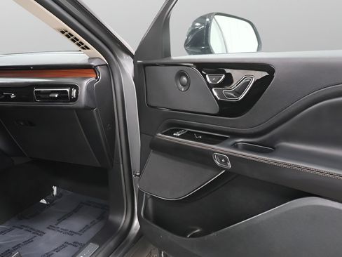 Used 2023 Lincoln Aviator Grand Touring w/ Equipment Group 301A AWD/4WD image 36
