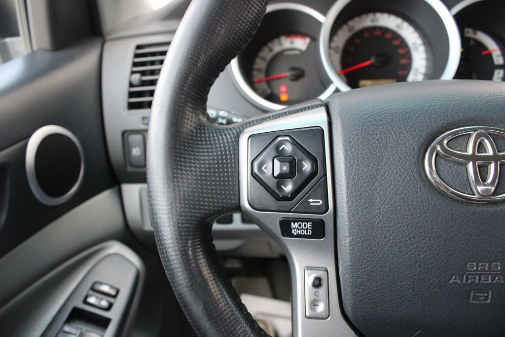 Used 2015 Toyota Tacoma 4x4 Double Cab w/ SR5 Package image 11