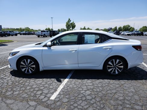 Used 2021 Nissan Sentra SV w/ SV Premium Package FWD image 14