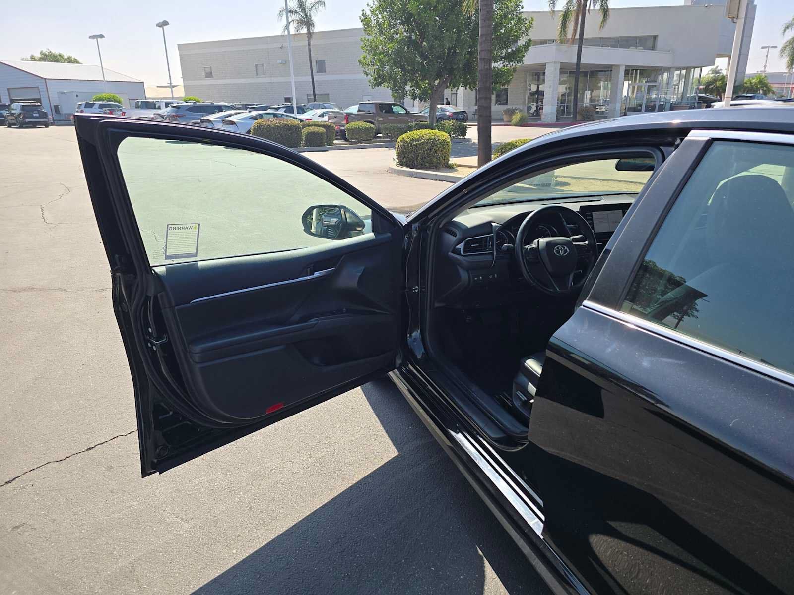 Used 2021 Toyota Camry SE FWD image 19