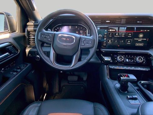 Used 2025 GMC Sierra 1500 AT4 w/ AT4 Premium Package AWD/4WD image 6