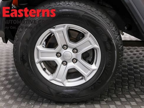 Used 2018 Jeep Wrangler Unlimited Sport S AWD/4WD image 30