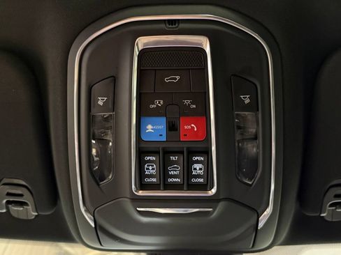 Used 2023 Jeep Wagoneer Series II w/ Convenience Group I AWD/4WD image 17