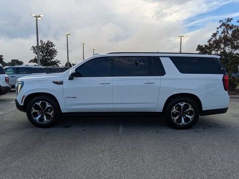 Used 2025 GMC Yukon XL AT4 Ultimate AWD/4WD image 7