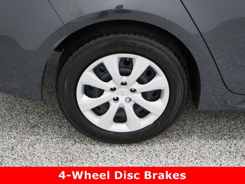 Used 2024 Toyota Corolla LE image 6