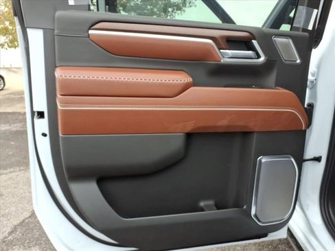 New 2026 GMC Sierra 2500 Denali Ultimate image 16