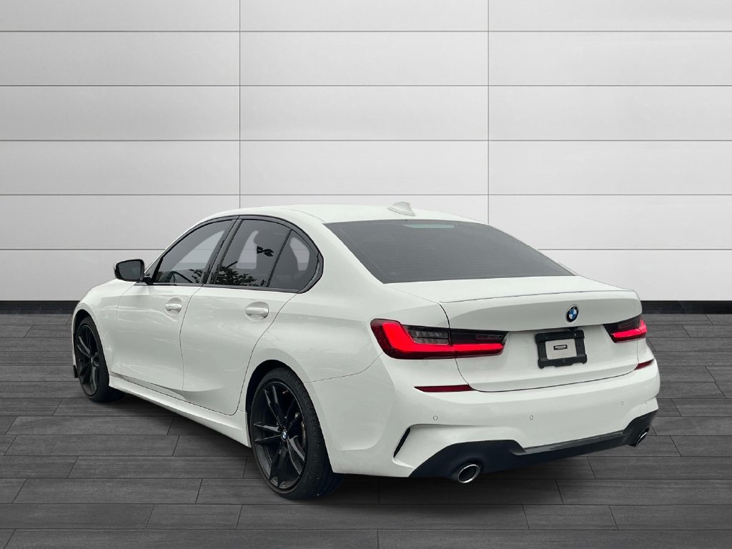 Used 2022 BMW 330i xDrive Sedan w/ M Sport Package AWD/4WD image 3