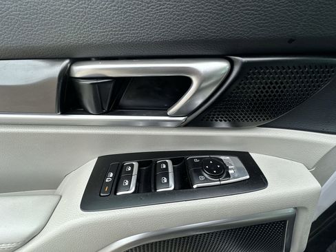 Used 2023 Kia Telluride S image 15