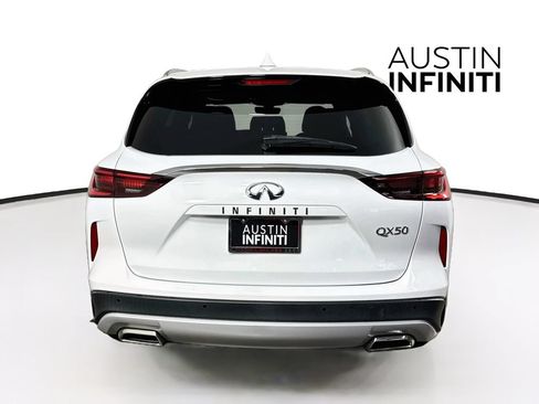 Certified 2023 INFINITI QX50 Luxe FWD image 9