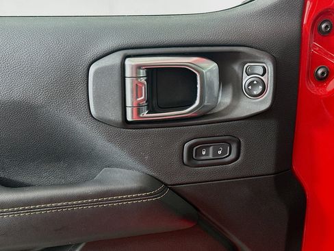 Used 2025 Jeep Wrangler Sahara w/ Safety Group image 15