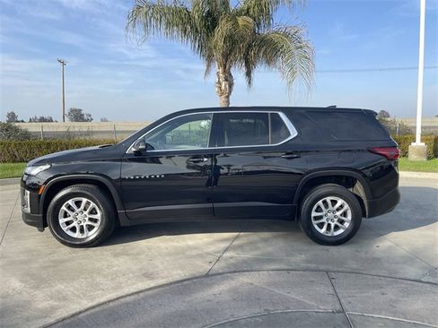 Used 2023 Chevrolet Traverse LS image 5