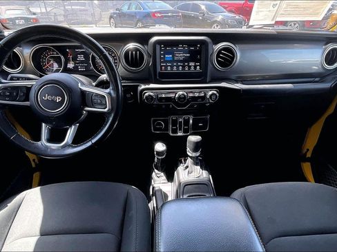 Used 2019 Jeep Wrangler Unlimited Sahara AWD/4WD image 14
