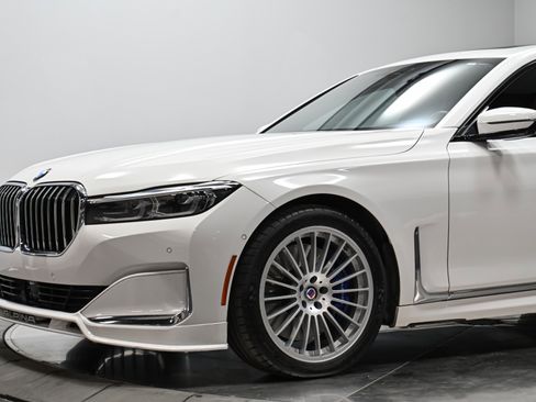 Used 2022 BMW ALPINA B7 xDrive w/ Luxury Rear Seating Package AWD/4WD image 4