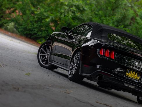 Used 2019 Ford Mustang Premium w/ Equipment Group 201A RWD image 30