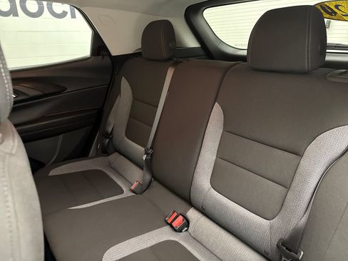 Used 2024 Chevrolet TrailBlazer LS w/ LS Convenience Package FWD image 21