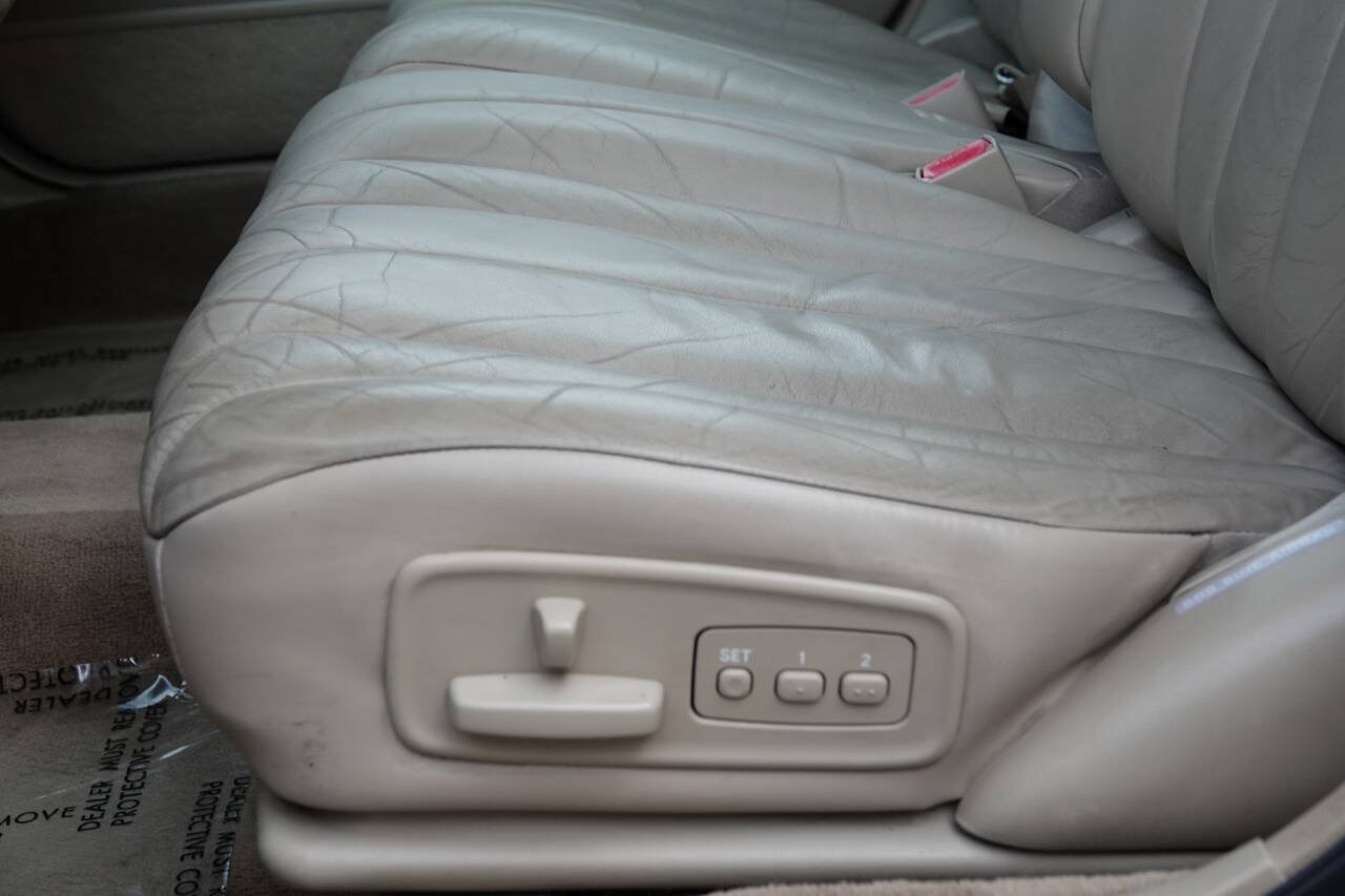 Used 1999 Toyota Avalon XLS FWD image 62