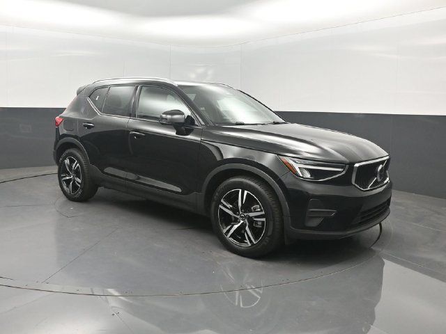 Used 2023 Volvo XC40 B5 Core w/ Convenience Package AWD/4WD image 37