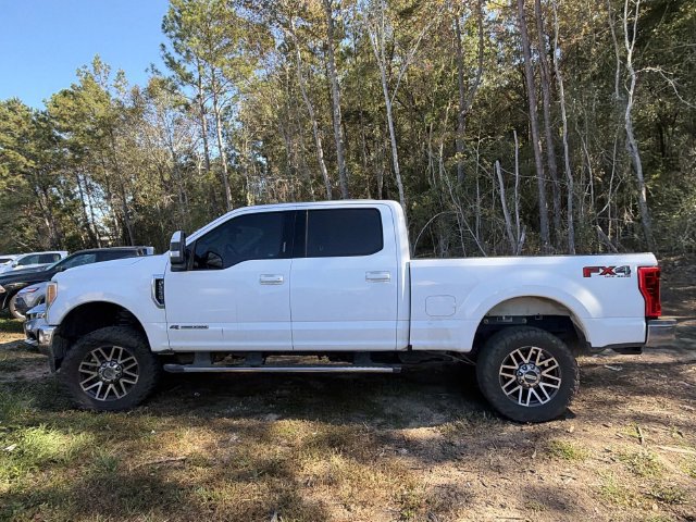 Used 2017 Ford F250 Lariat w/ Lariat Value Package AWD/4WD image 4