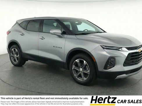 Used 2025 Chevrolet Blazer LT FWD image 1