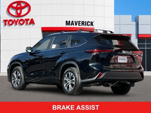 New 2026 Toyota Highlander XLE AWD/4WD image 3