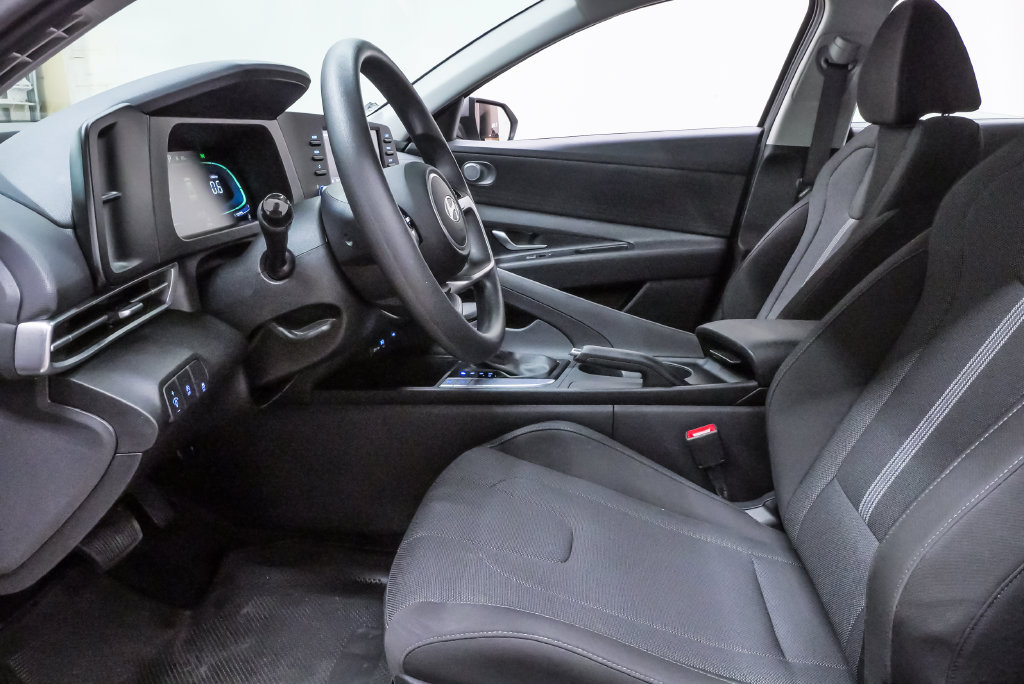 Certified 2026 Hyundai Elantra SE FWD image 9