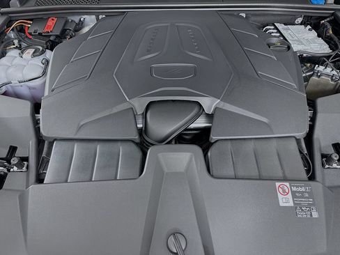 Certified 2026 Porsche Cayenne Coupe AWD/4WD image 32