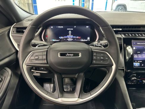 Used 2023 Jeep Grand Cherokee L Laredo AWD/4WD image 14