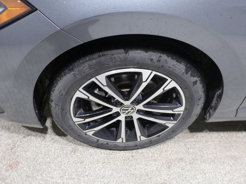 Used 2025 Volkswagen Jetta Sport FWD image 9