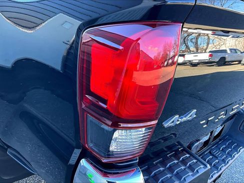 Certified 2021 Toyota Tacoma SR5 image 25