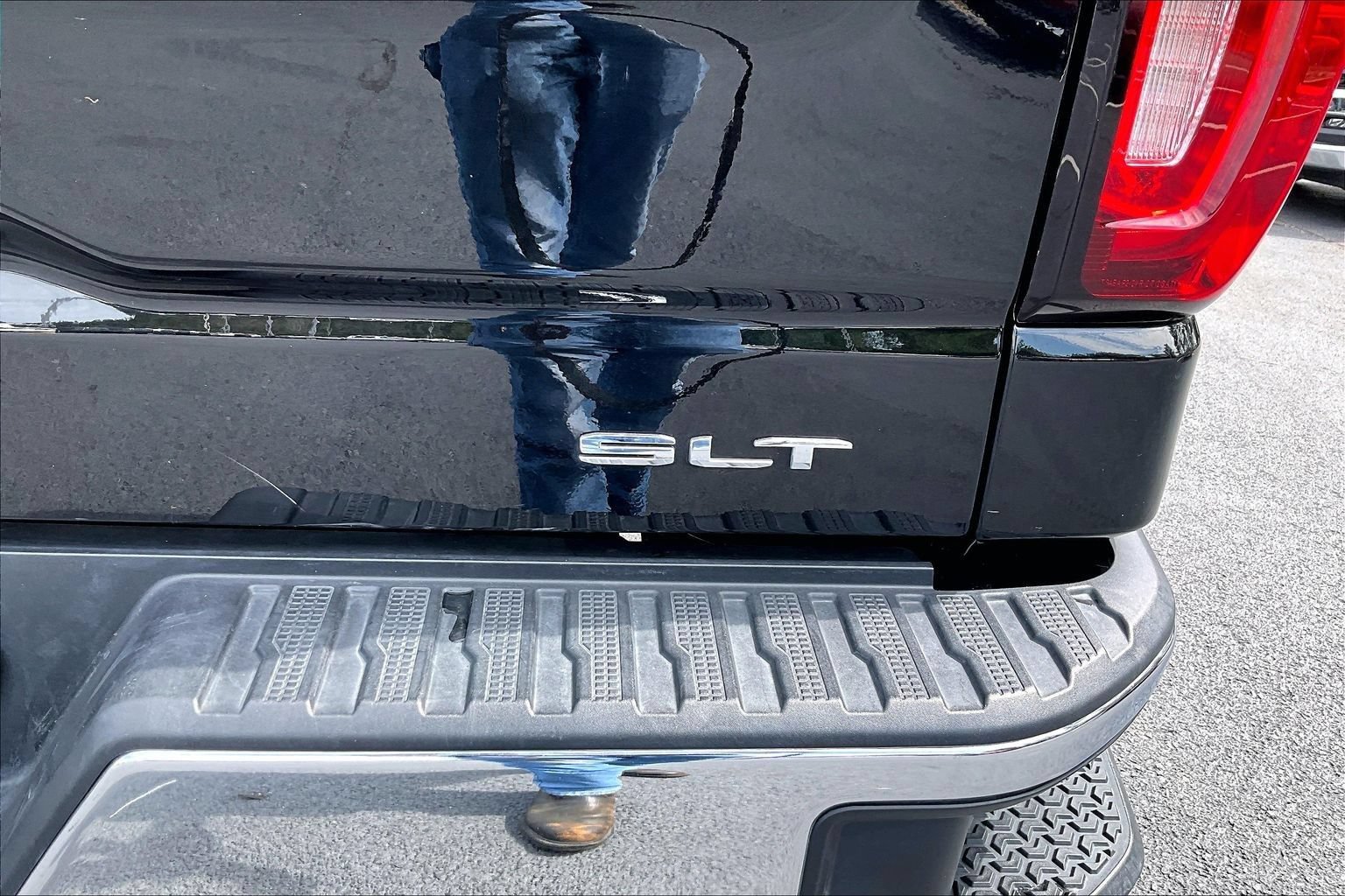 Used 2025 GMC Sierra 1500 SLT RWD image 27