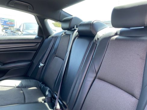 Used 2018 Honda Accord Sport image 18