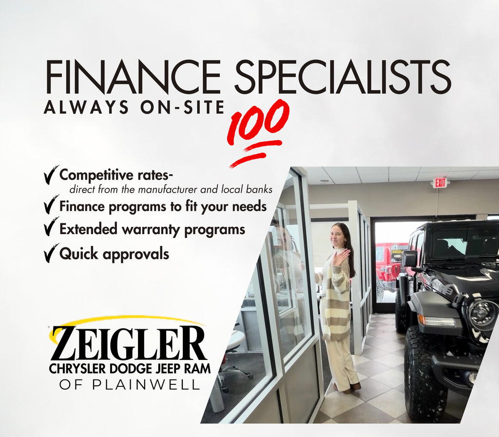 Used 2017 Jeep Cherokee Trailhawk w/ Cold Weather Group AWD/4WD image 7