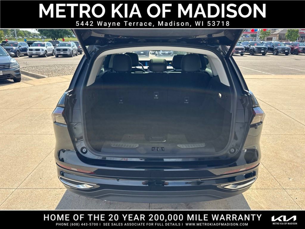 Used 2024 Lincoln Nautilus Premier w/ Equipment Group 102A AWD/4WD image 39