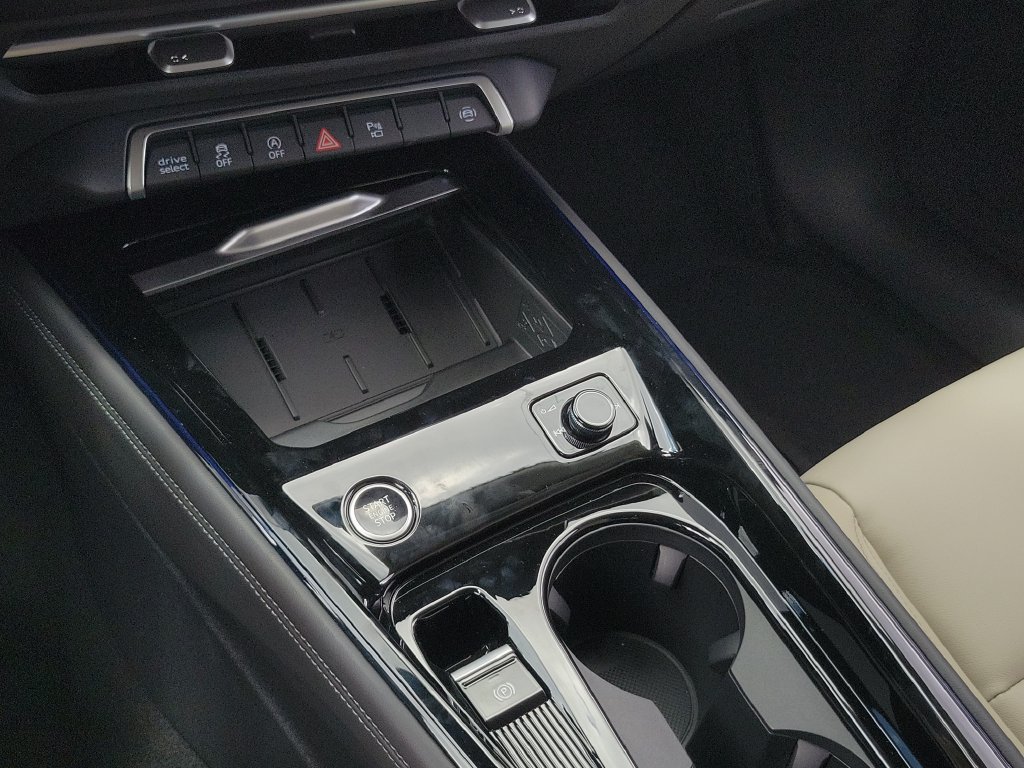 New 2026 Audi Q3 quattro 2.0T AWD/4WD image 14
