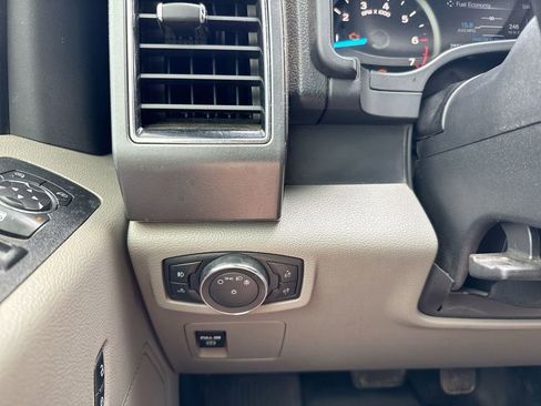 Used 2019 Ford F150 XLT w/ Trailer Tow Package AWD/4WD image 18