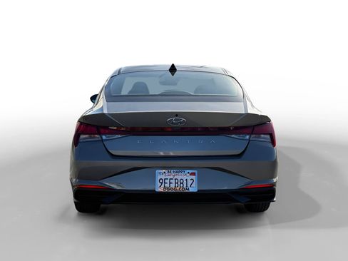 Certified 2023 Hyundai Elantra SE image 4