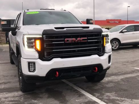 Used 2022 GMC Sierra 3500 AT4 w/ AT4 Preferred Package AWD/4WD image 3